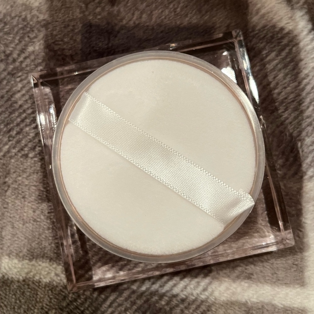 Eloise - Flawless Loose Setting Powder (Deep Caramel) - Picture 8 of 8